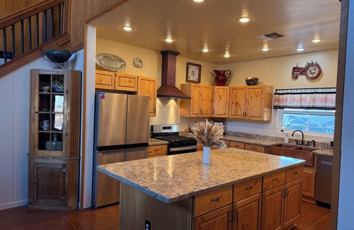 Tonto Basin Maison | Sundance Barndominium in Tonto Basin - Sleeps up to 12 guests!
