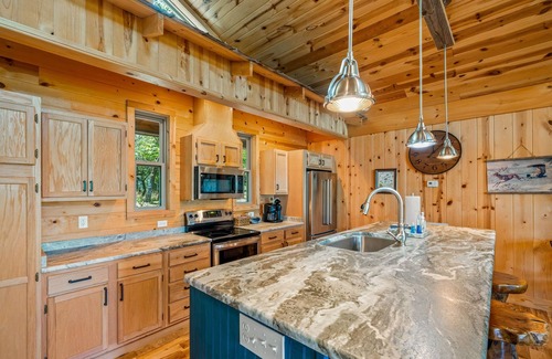 Valley Head Cabine | Sundance Rock-double master suites w/screened porches