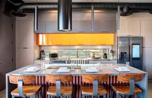 Panorama Heights Maison | Sundial by Fieldtrip | Modern Luxury with Hot Tub & Mountain Views