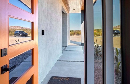 Panorama Heights Maison | Sundial by Fieldtrip | Modern Luxury with Hot Tub & Mountain Views