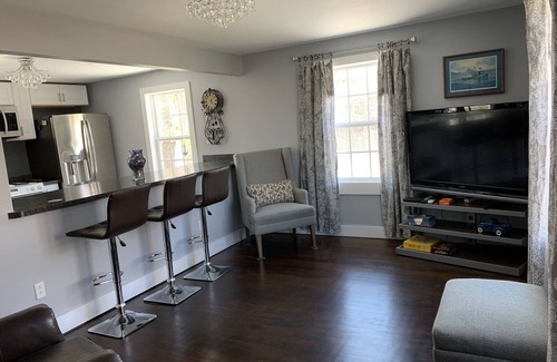 Grosse Ile Maison | Sundown Waterfront Carriage House