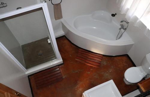 Marble Hall Cabine | Sundowners Game Lodge