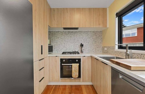 Springfield Maison | Sundrenched 70's Summ