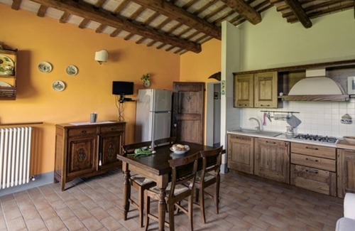 Stacciola Appartement | SUNFLOWER 4 km from the sea with swimming pool for 2+2 people