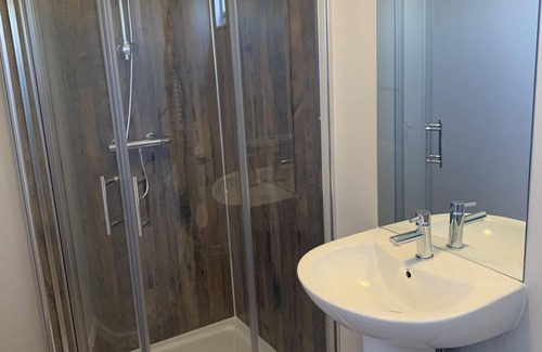 Boston Appartement | Lodge-Moderne-Salle de bain privée séparée-Vue sur Lac-Sunflower Lodge