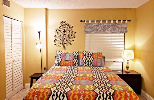 Daytona Beach Shores Maison | Sunglow Resort Condo Unit #806