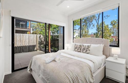 Sunnybank Hills Maison | Sunhaven Escape Three Storey Comfort for Families