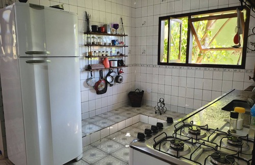 Praia Grande Maison | Sunhouse Ilhabela: Sobrado Divertido, Cheio de Artes, Próximo à Praia e Trilhas