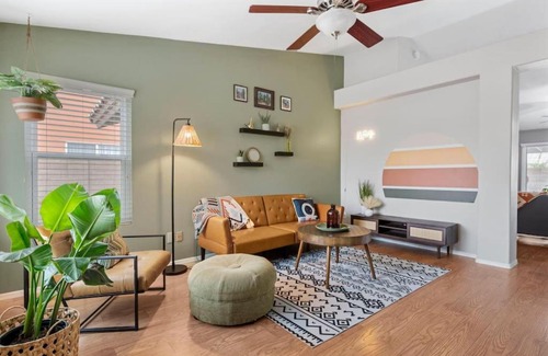 Deer Valley Maison | Sunkissed Private Pool 3BR Oasis w Outdoor Lounge
