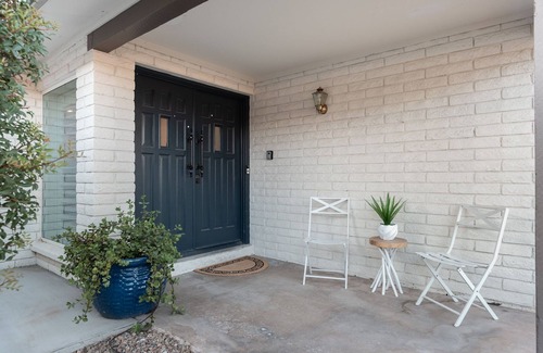 North Mountain Maison | Sunkist Southwest Getaway, a 4-bed/2-bath home in Phoenix's Moon Valley area
