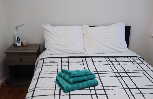 Hillandale Maison | Sunlight floor apartment in a house w/private parking near Washington DC