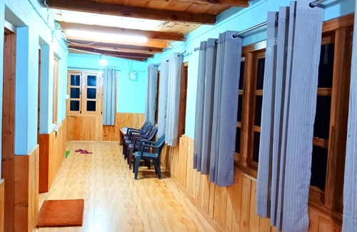 Chakrata Maison | Sunlight HomeStay Peacefull nature between the hiils and mountains