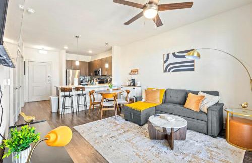 Vickery Meadow Appartement | Sunlit Suite w Resort Pool - Gym by Midtown Blvd