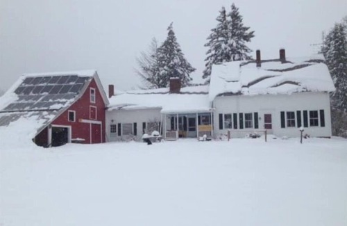 Norwich Maison | Sunny 1850 farm house and pond