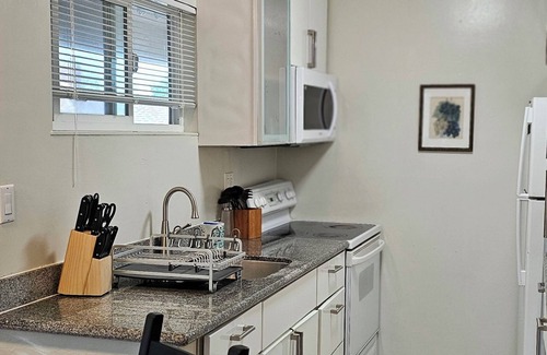 South Berkeley Copropriété | Sunny 2 Bedrooms Apartment one mile from UCB
