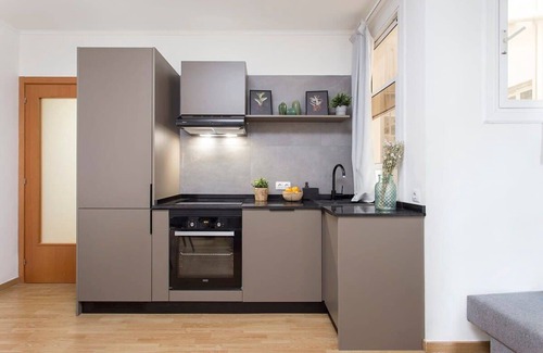 El Parc i la Llacuna del Poblenou Appartement | Sunny 3BD for Families in Poblenou next to the sea!