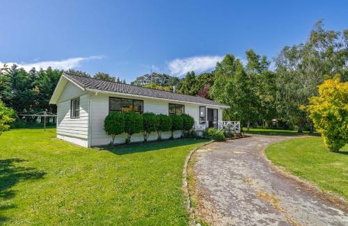 Featherston Maison | Sunny and central on big section