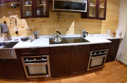Roxbury Appartement | sunny and oversized in quiet area