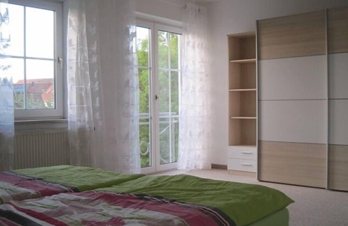 Regensburg Appartement | Sunny apartment (99 sqm) with balcony for up to 5 people