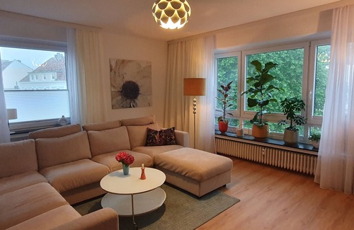 Geestendorf Appartement | Sunny apartment with balcony, very central near the main train station