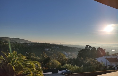 Loures Appartement | Appartement ensoleillé avec priv. Piscine, Grand Lisbonne. Pour toute la famille.