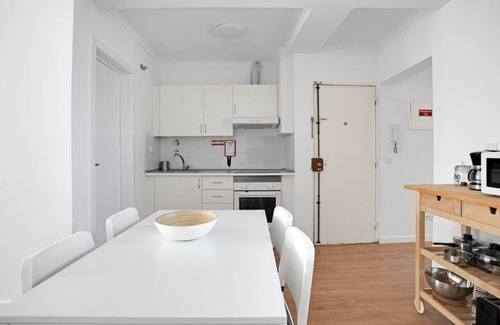 Cacilhas Appartement | Sunny Apt - Almada - Balcony w/ River View!