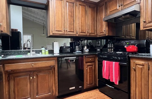 Balboa Island Cottage | RABAIS DE 60% - GÎTE DE L'ÎLE BALBOA - 2 BD, 2 BA, A / C, GARAGE PKG