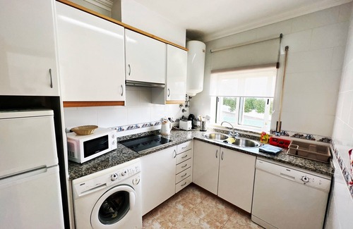Vale de Carro Appartement | Sunny Bedroom With Aircon, Pool, Beach Nearby - Albufeira