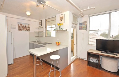 Bondi Appartement | Studio Sunny Bondi avec garage, balcon et piscine