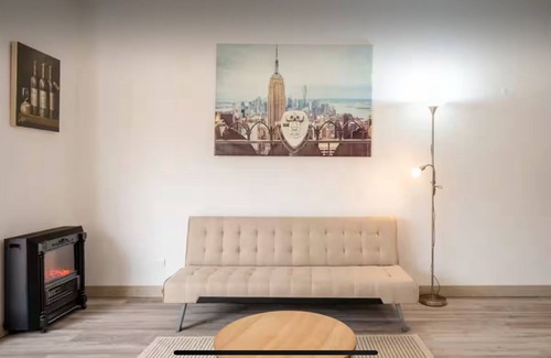 Cascais Appartement | Sunny Cascais Apartment 5min stroll to the Beach Calm Surroundings