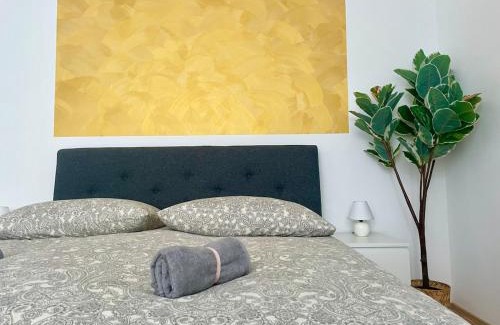 Simmering Appartement | Sunny Central 70 m2 Long Term Apartment with Free Parking