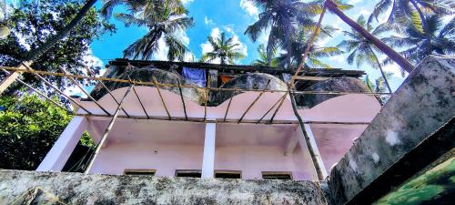 Arambol Maison | SUNNY CLIFF BEACH Stay