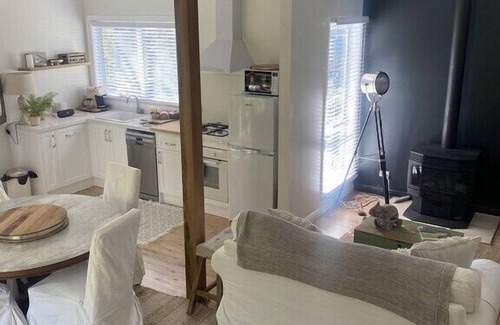 Leura Maison | Sunny Corner - Romantic split level Cottage -spec 18-22Oct rate $270/night