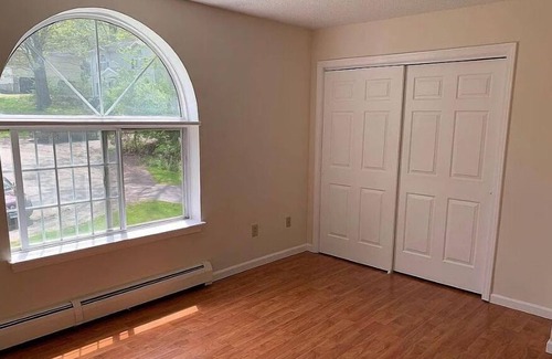 Waterbury Maison | Sunny/Cozy Home w/ Garage and Deck. Minutes from Everything, Family-friendly