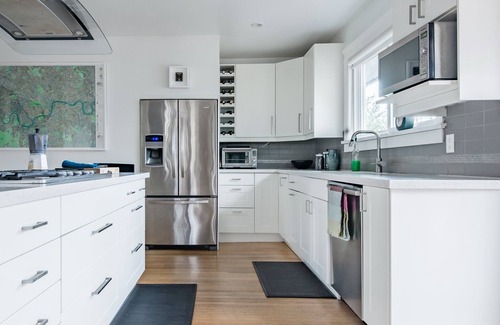 Kitsilano Maison | Maison familiale ensoleillée au coeur de Kitsilano avec vue sur la montagne