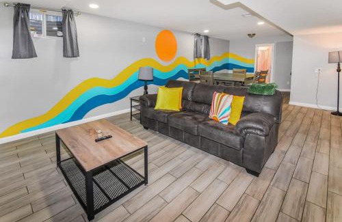 Windsor Maison | Sunny Family Home in Denver with huge yard and hot tub