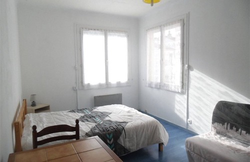 Amelie-les-Bains-Palalda Appartement | Appartement F3 avec balcon exposé sud, 2 chambres, proche commodités à Amélie-les-Bains