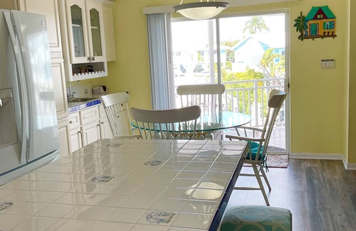 Cutthroat Harbor Estates Maison | Sunny Gens - Venture Out #606