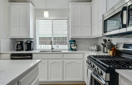 Wells Branch Maison | Sunny Haven: Open Concept Living w/ Games Galore!