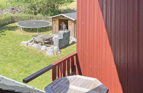 Schwalefeld Appartement | Sunny Holiday Apartment with 3 Balconies and Stunning Mountain Views