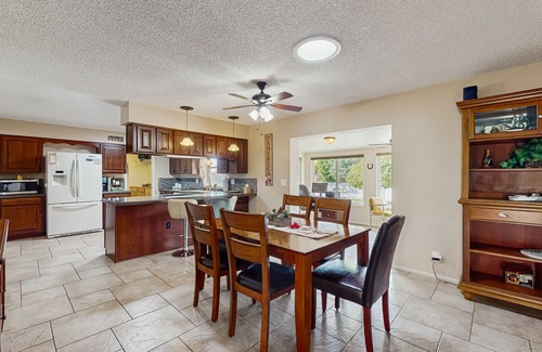 Sunland Village Maison | Sunny home with covered patio, grill, pool, tennis, hot tub, full kitchen, & AC