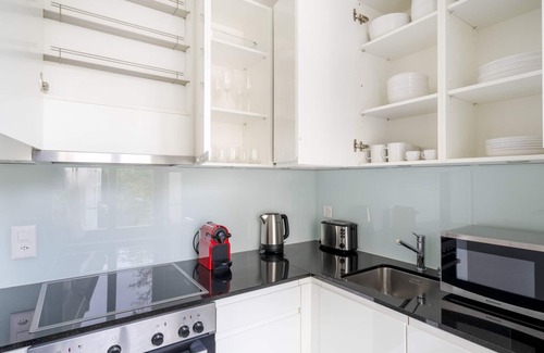 Horgen District Appartement | Sunny Horgen 2.5 Room w/ Storage, 3 min to Market, by Blueground