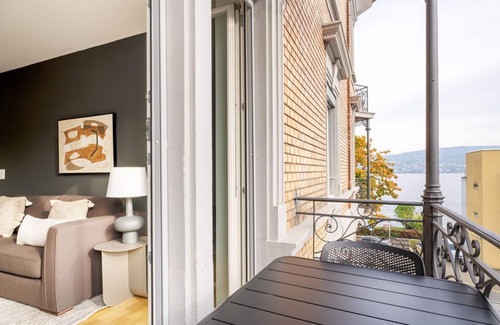 Horgen District Appartement | Sunny Horgen 2.5 Room w/ Storage, 3 min to Market, by Blueground