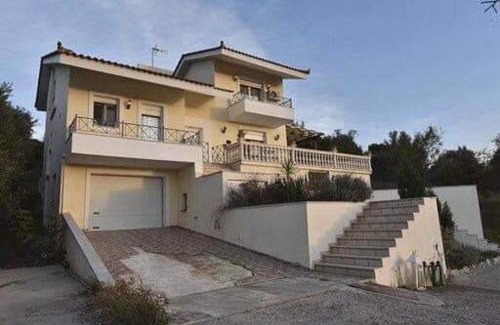 Amarinthos Maison | Sunny House in Nature