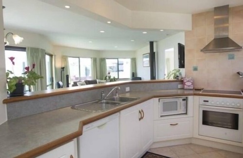 Whangamata Maison | Maison ensoleillée près du terrain de golf et du centre de loisirs