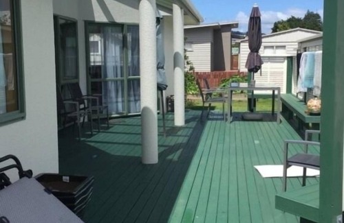 Whangamata Maison | Maison ensoleillée près du terrain de golf et du centre de loisirs
