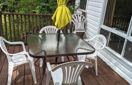 Clear Lake Cabine | Sunny Lakefront 2 Bdrm Cabin by Huntsville