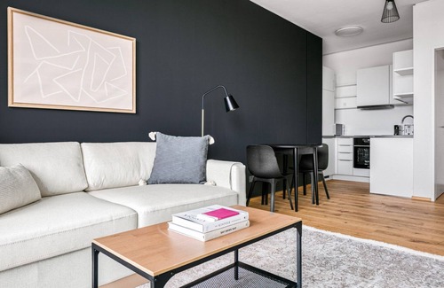 Erdberg Appartement | Sunny Landstraße 1BR w/ Pool & Roof Lounge, near Metro U3, by Blueground