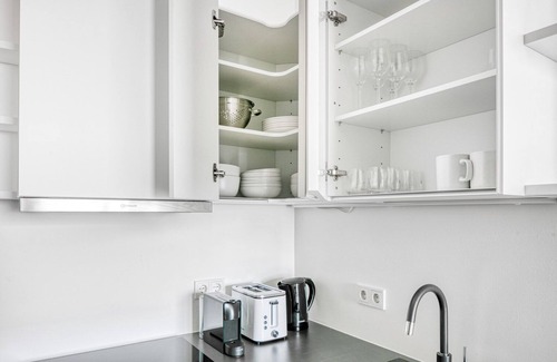 Erdberg Appartement | Sunny Landstraße 1BR w/ Pool & Roof Lounge, near Metro U3, by Blueground