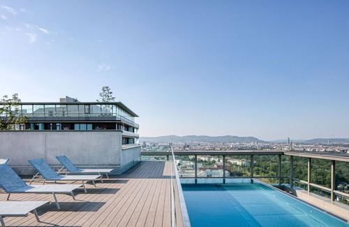 Erdberg Appartement | Sunny Landstraße 1BR w/ Pool & Roof Lounge, near Metro U3, by Blueground